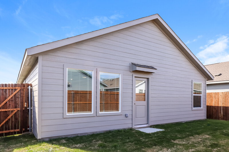 2,025/Mo, 1235 Maple St Wilmer, TX 75172 Rear View