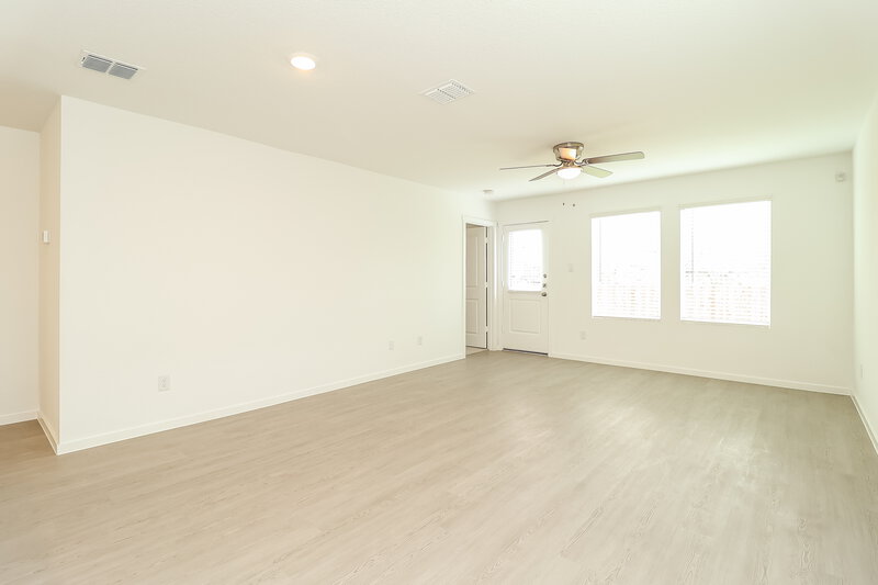 2,025/Mo, 118 Willow Way Wilmer, TX 75172 Living Room View