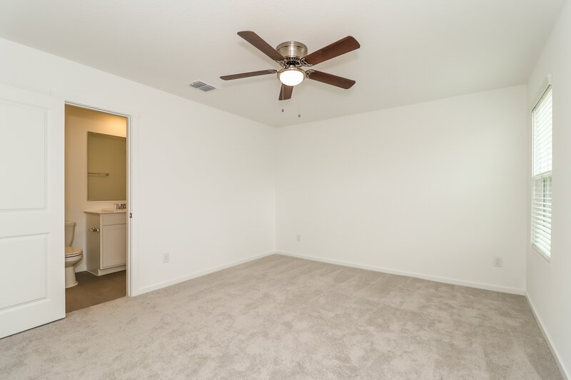 2,025/Mo, 118 Willow Way Wilmer, TX 75172 Main Bedroom View