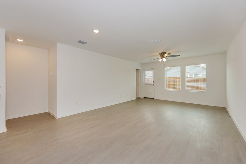 1,955/Mo, 1219 Maple St Wilmer, TX 75172 Dining Room View 2