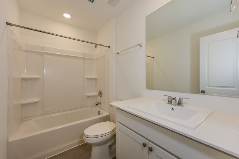 1,955/Mo, 1219 Maple St Wilmer, TX 75172 Bathroom View