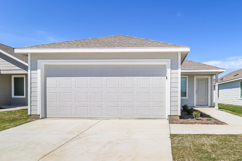 2,060/Mo, 1239 Maple St Wilmer, TX 75172 External View