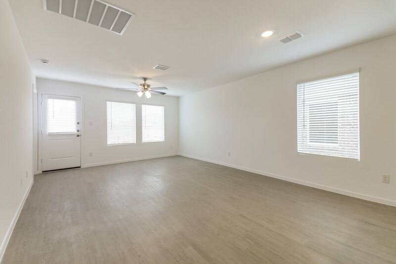 1,805/Mo, 1712 Crossbill St Forney, TX 75126 Living Room View 2