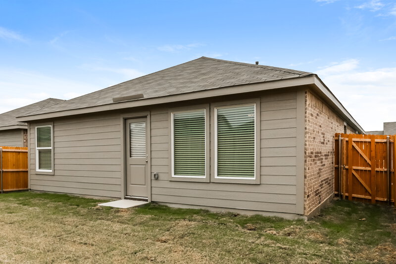 2,120/Mo, 1227 Canyon Wren Dr Forney, TX 75126 Rear View 2