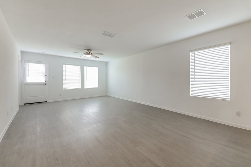 1,990/Mo, 1223 Canyon Wren Dr Forney, TX 75126 Living Room View 2