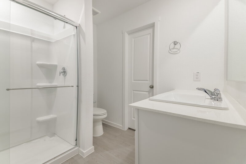 1,990/Mo, 1223 Canyon Wren Dr Forney, TX 75126 Main Bathroom View