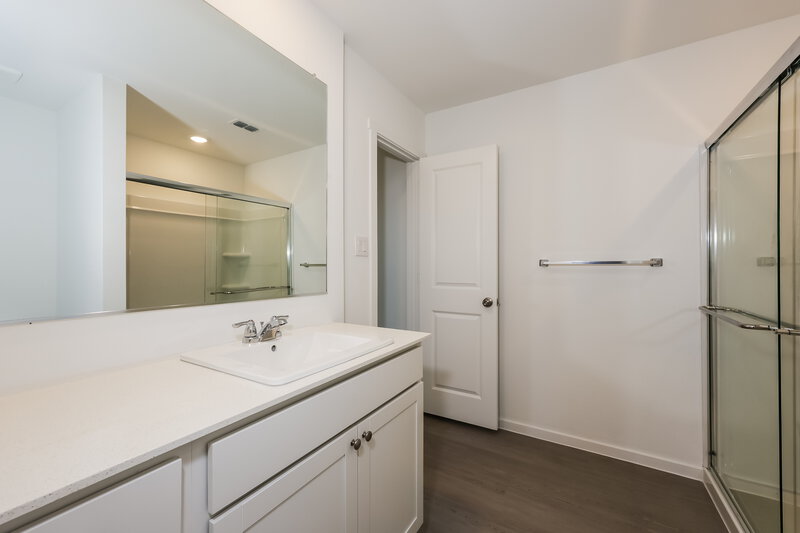 1,975/Mo, 1220 Canyon Wren Dr Forney, TX 75126 Main Bathroom View