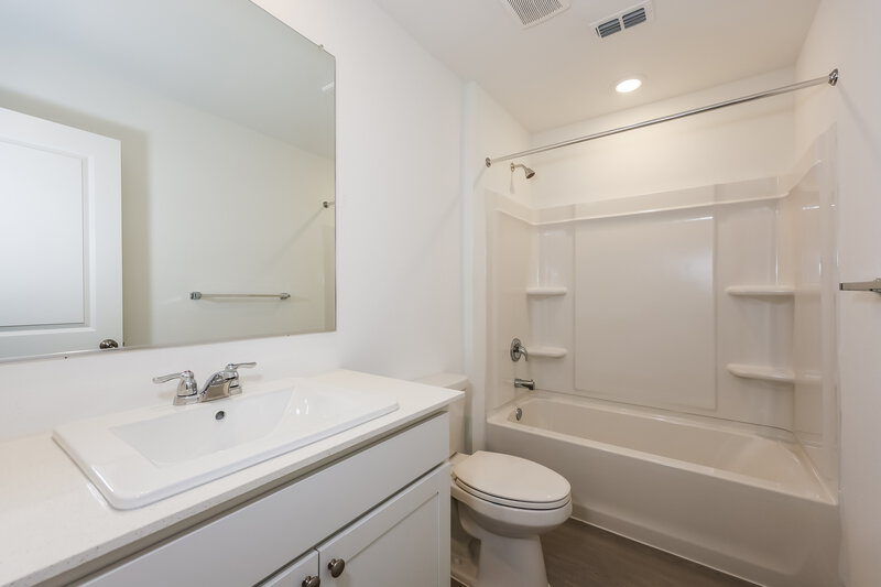 1,975/Mo, 1220 Canyon Wren Dr Forney, TX 75126 Bathroom View