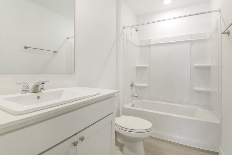 1,985/Mo, 1222 Canyon Wren Dr Forney, TX 75126 Bathroom View