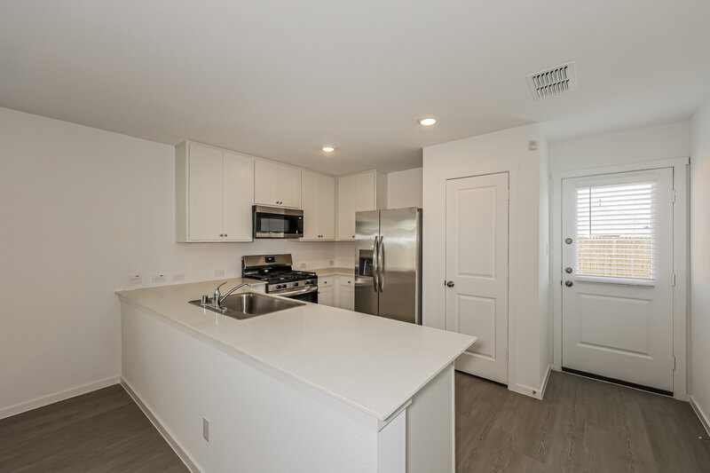 1,800/Mo, 1714 Crossbill St Forney, TX 75126 Kitchen View