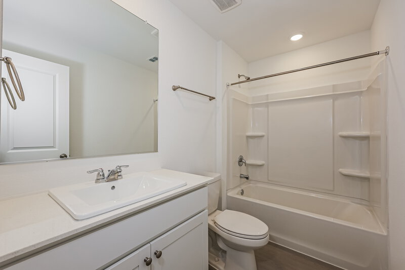 1,800/Mo, 1714 Crossbill St Forney, TX 75126 Bathroom View