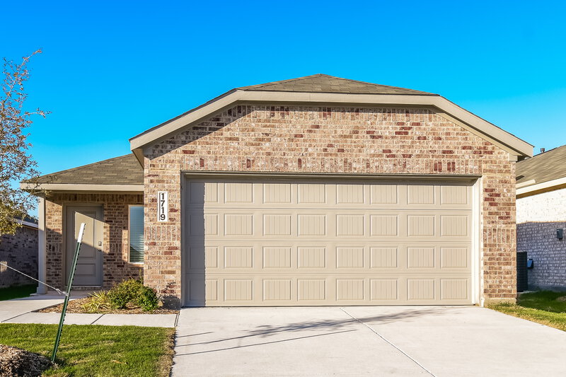 2,000/Mo, 1719 Crossbill St Forney, TX 75126 External View