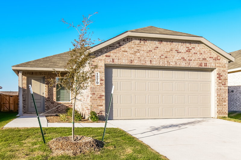 2,000/Mo, 1719 Crossbill St Forney, TX 75126 Front View