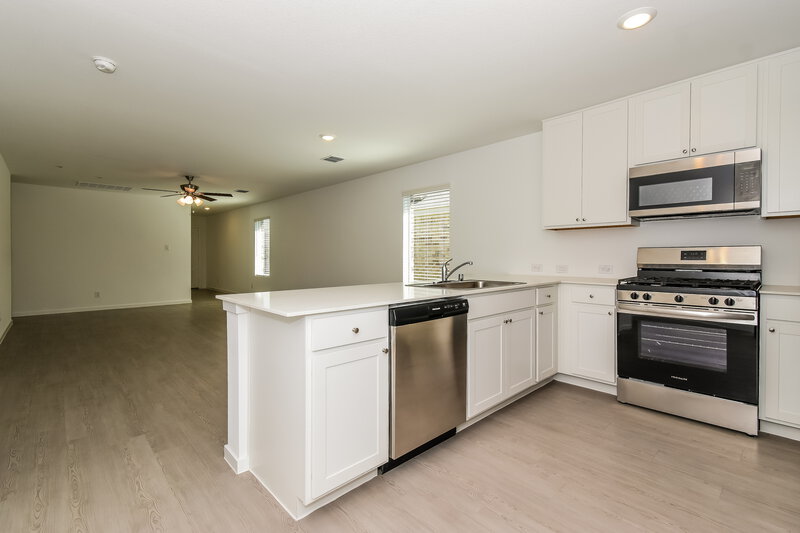 2,000/Mo, 1719 Crossbill St Forney, TX 75126 Kitchen View 2