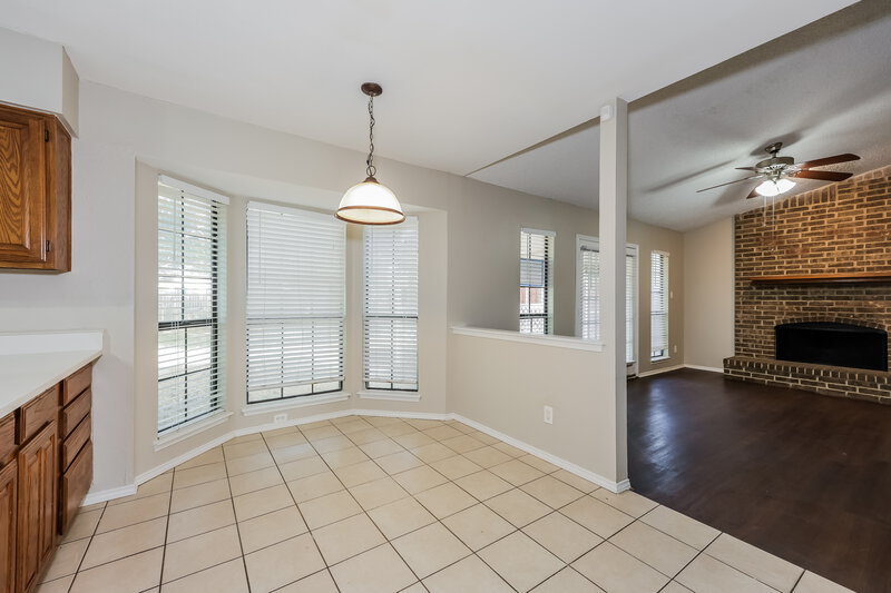2,410/Mo, 5212 Creek Valley Dr Arlington, TX 76018 Breakfast Nook View
