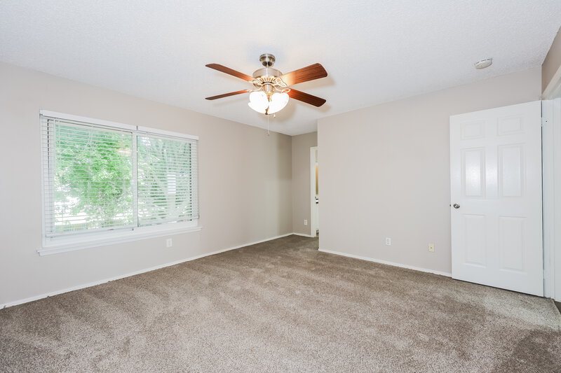 2,410/Mo, 5212 Creek Valley Dr Arlington, TX 76018 Main Bedroom View