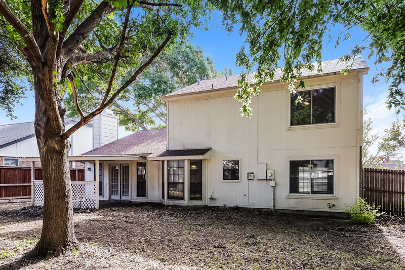 2,410/Mo, 5212 Creek Valley Dr Arlington, TX 76018 Rear View