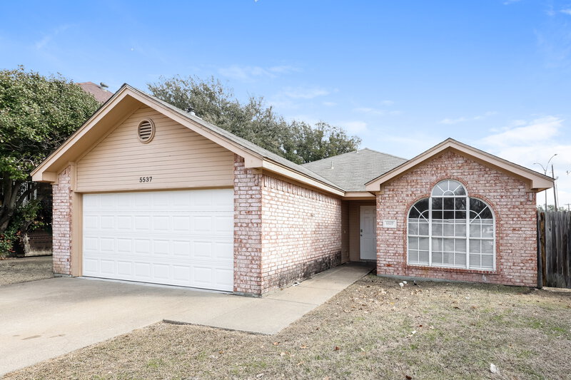 2,145/Mo, 5537 Four Winds Dr Arlington, TX 76018 Front View