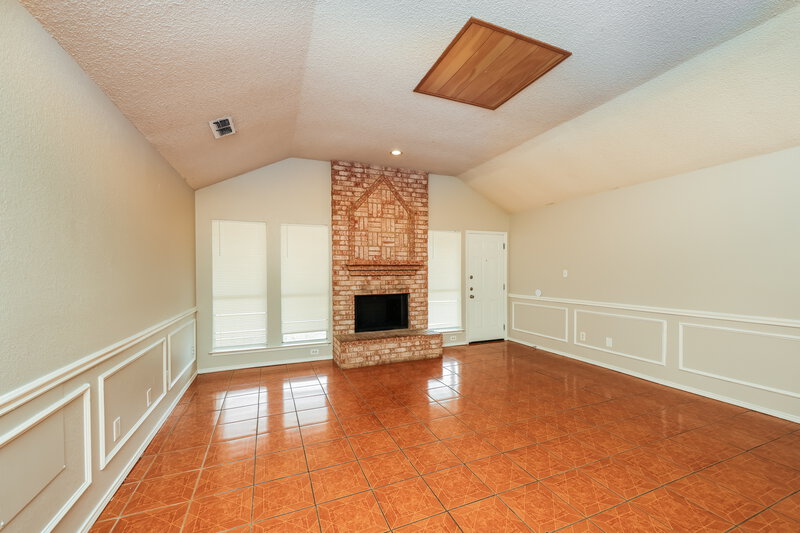 2,145/Mo, 5537 Four Winds Dr Arlington, TX 76018 Living Room View