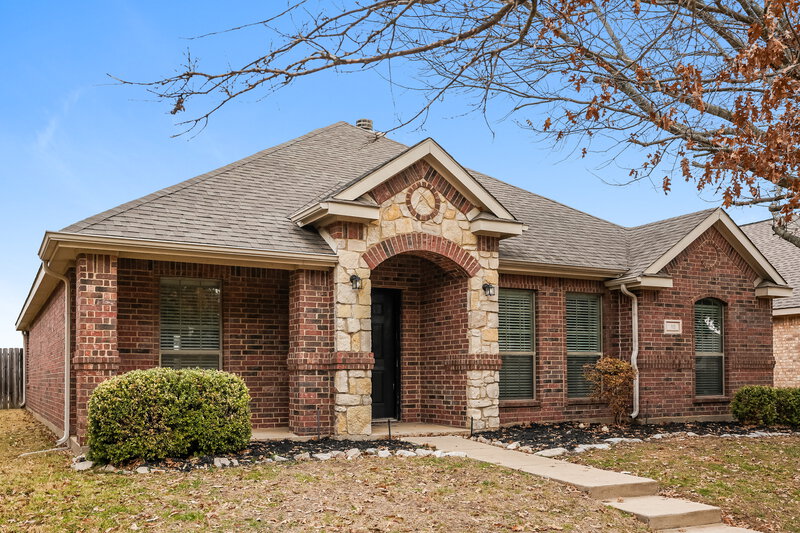 2,285/Mo, 311 Galloping Hill Rd Red Oak, TX 75154 Front View