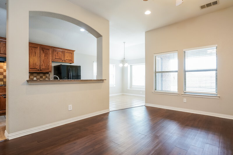 2,285/Mo, 311 Galloping Hill Rd Red Oak, TX 75154 Living Room View 2