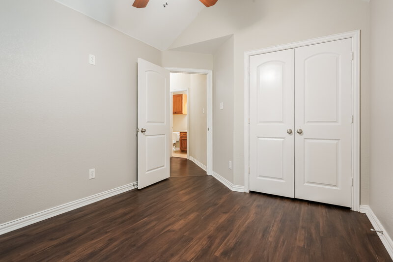 2,285/Mo, 311 Galloping Hill Rd Red Oak, TX 75154 Bedroom View