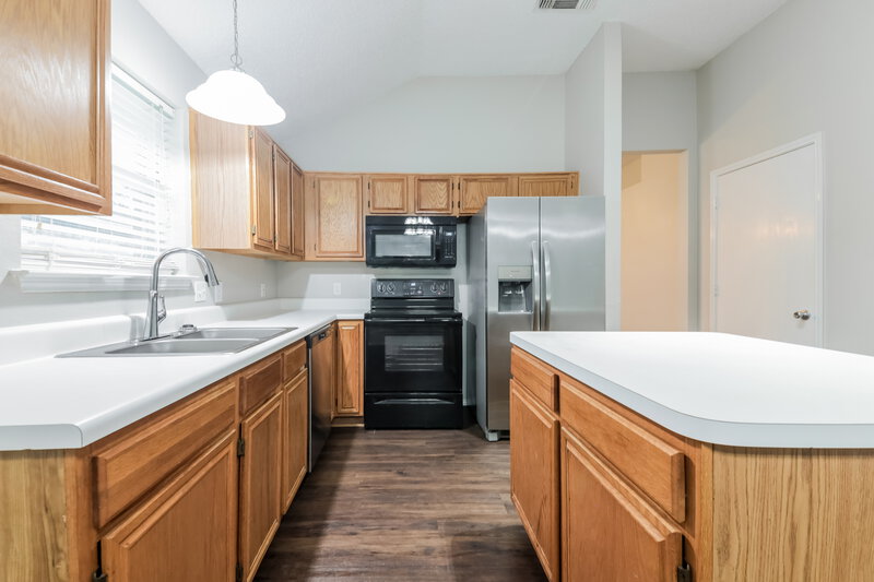 2,150/Mo, 2824 Bent Brook Dr Mesquite, TX 75181 Kitchen View 2