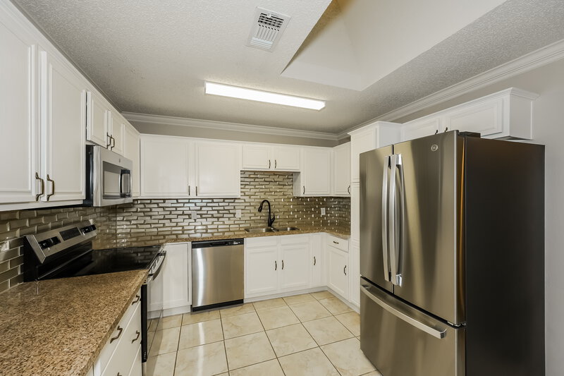 2,215/Mo, 807 Ponselle Dr Arlington, TX 76001 Kitchen View