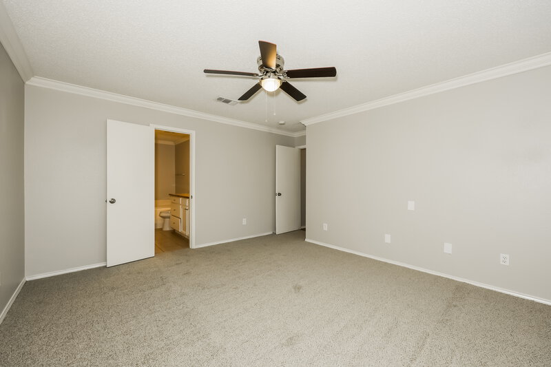 2,215/Mo, 807 Ponselle Dr Arlington, TX 76001 Main Bedroom View 2