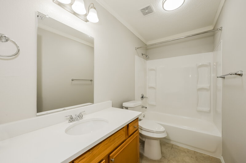 2,215/Mo, 807 Ponselle Dr Arlington, TX 76001 Bathroom View