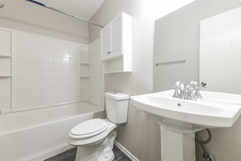 1,795/Mo, 725 Orchid Blvd Royse City, TX 75189 Bathroom View