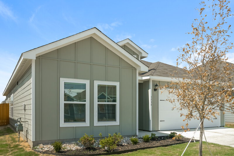 2,045/Mo, 1536 Harvester Dr Fort Worth, TX 76140 Front View