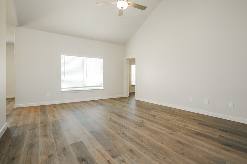 2,045/Mo, 1536 Harvester Dr Fort Worth, TX 76140 Living Room View