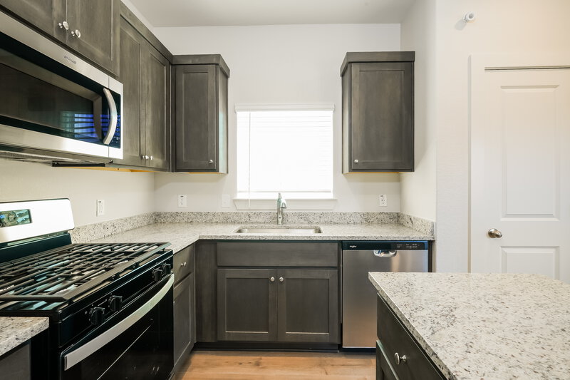 2,045/Mo, 1536 Harvester Dr Fort Worth, TX 76140 Kitchen View 2