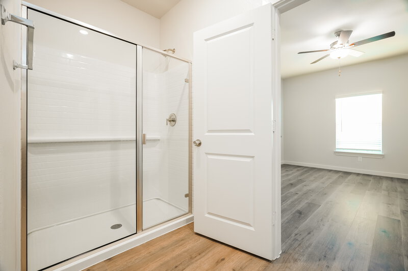 2,045/Mo, 1536 Harvester Dr Fort Worth, TX 76140 Main Bathroom View 3