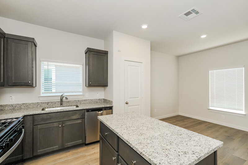 2,085/Mo, 1308 Tilton Dr Fort Worth, TX 76140 Kitchen View