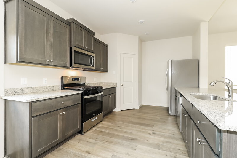 2,328/Mo, 1508 Harvester Dr Fort Worth, TX 76140 Kitchen View 2