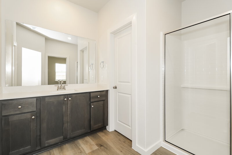 2,328/Mo, 1508 Harvester Dr Fort Worth, TX 76140 Main Bathroom View