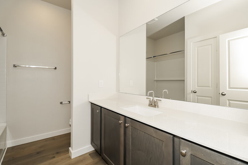 2,328/Mo, 1508 Harvester Dr Fort Worth, TX 76140 Bathroom View
