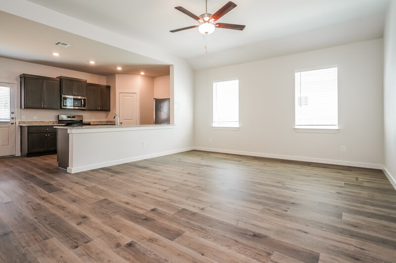 2,175/Mo, 1532 Harvester Dr Fort Worth, TX 76140 Living Room View