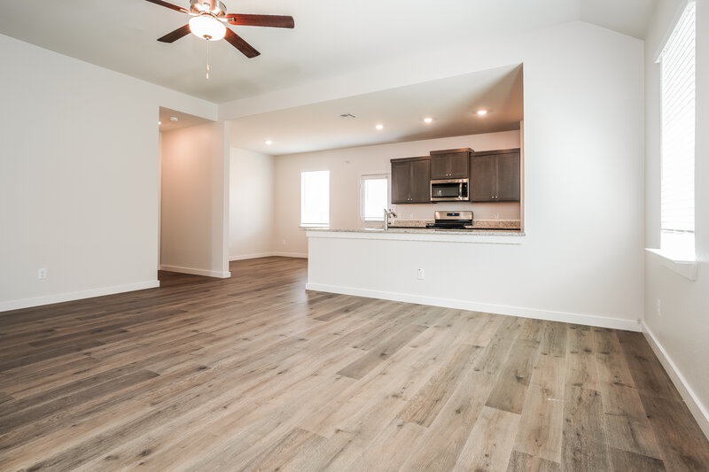 2,175/Mo, 1532 Harvester Dr Fort Worth, TX 76140 Living Room View 2