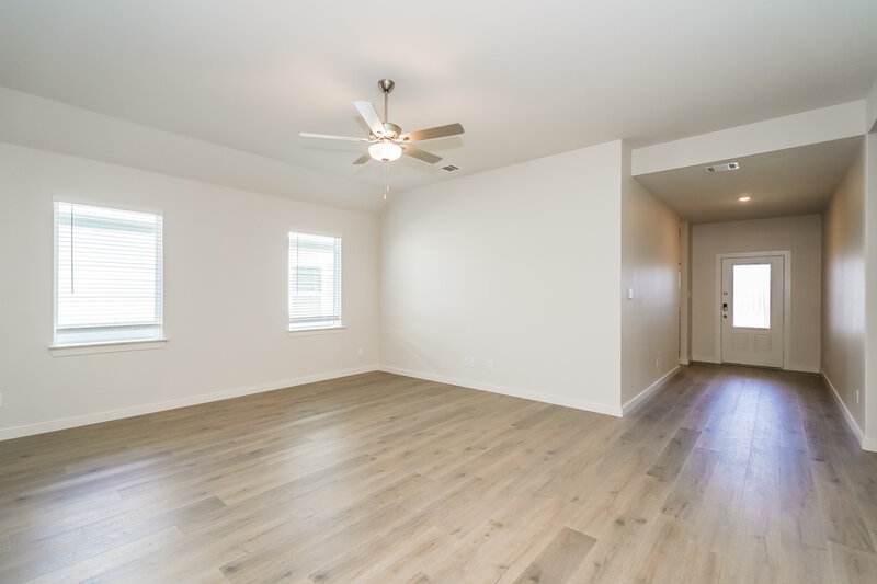 2,175/Mo, 1312 Tilton Dr Fort Worth, TX 76140 Living Room View