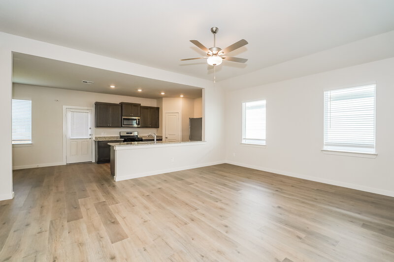 2,175/Mo, 1312 Tilton Dr Fort Worth, TX 76140 Living Room View 3