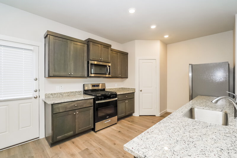 2,175/Mo, 1312 Tilton Dr Fort Worth, TX 76140 Kitchen View