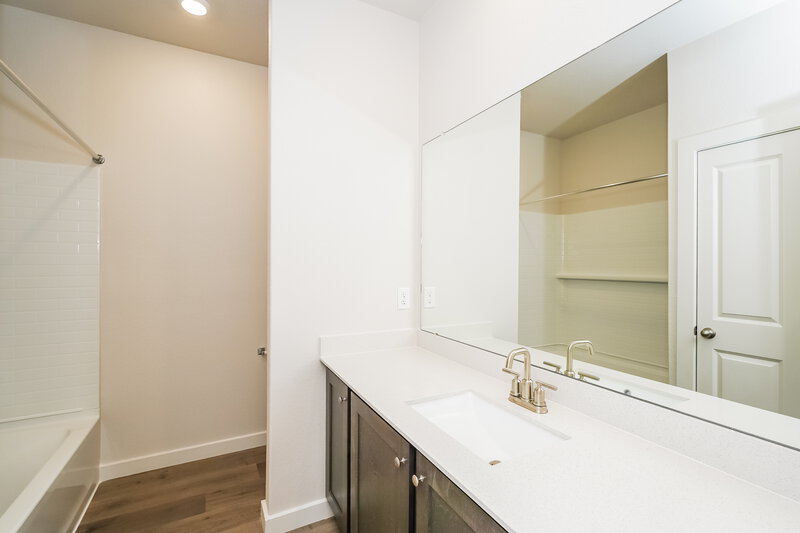 2,175/Mo, 1312 Tilton Dr Fort Worth, TX 76140 Bathroom View