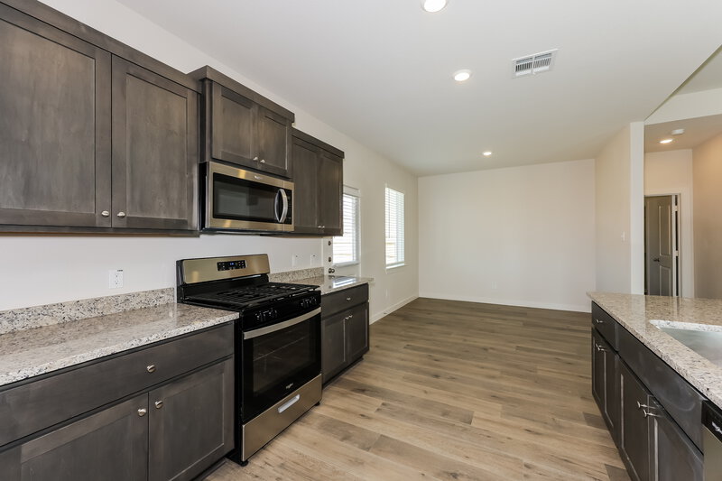 2,175/Mo, 1301 Tilton Dr Fort Worth, TX 76140 Kitchen View 3
