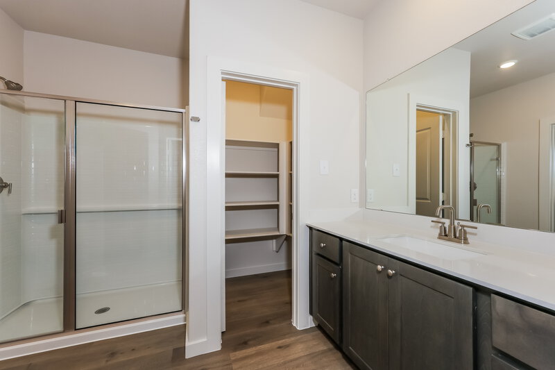 2,175/Mo, 1301 Tilton Dr Fort Worth, TX 76140 Main Bathroom View