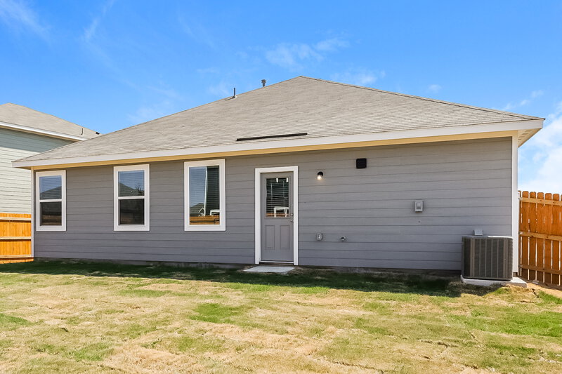2,175/Mo, 1301 Tilton Dr Fort Worth, TX 76140 Rear View