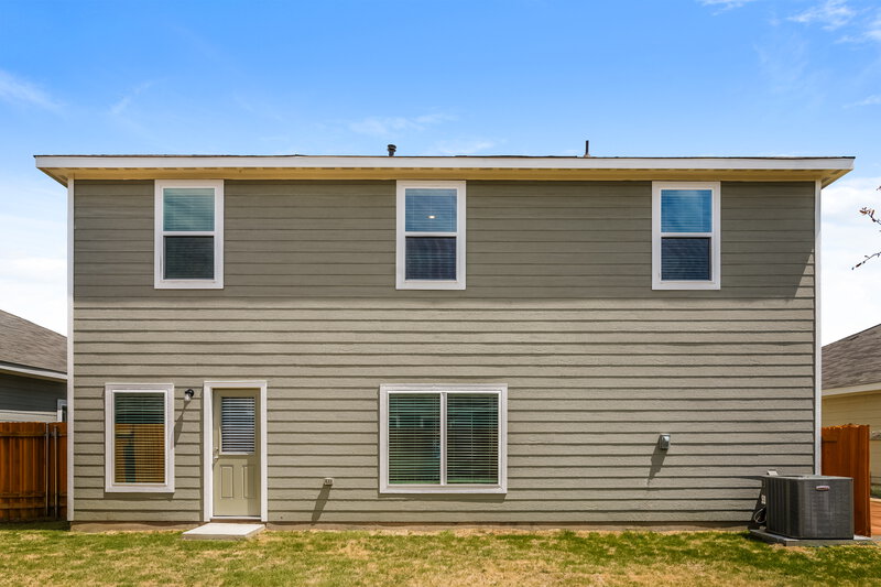 2,400/Mo, 1540 Harvester Dr Fort Worth, TX 76140 Rear View
