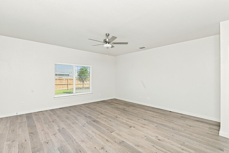 2,350/Mo, 1321 Tilton Dr Fort Worth, TX 76140 Living Room View